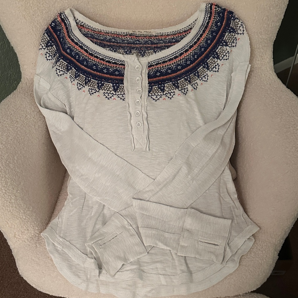 Elegant We The Free White Long Sleeve Top with Blue and Pink Accents
